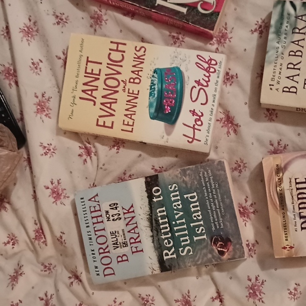 Assorted Book Collection - Picture 2 of 4